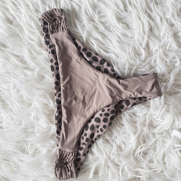 Simons reversible bikini set - Picture 6 of 10